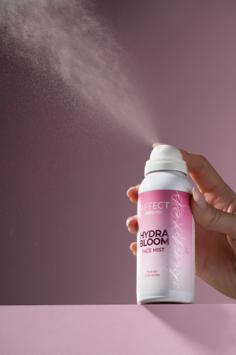 Ultradrobna mgiełka do twarzy – równomierne rozpylenie zapewnia natychmiastowe odświeżenie i uczucie komfortu.